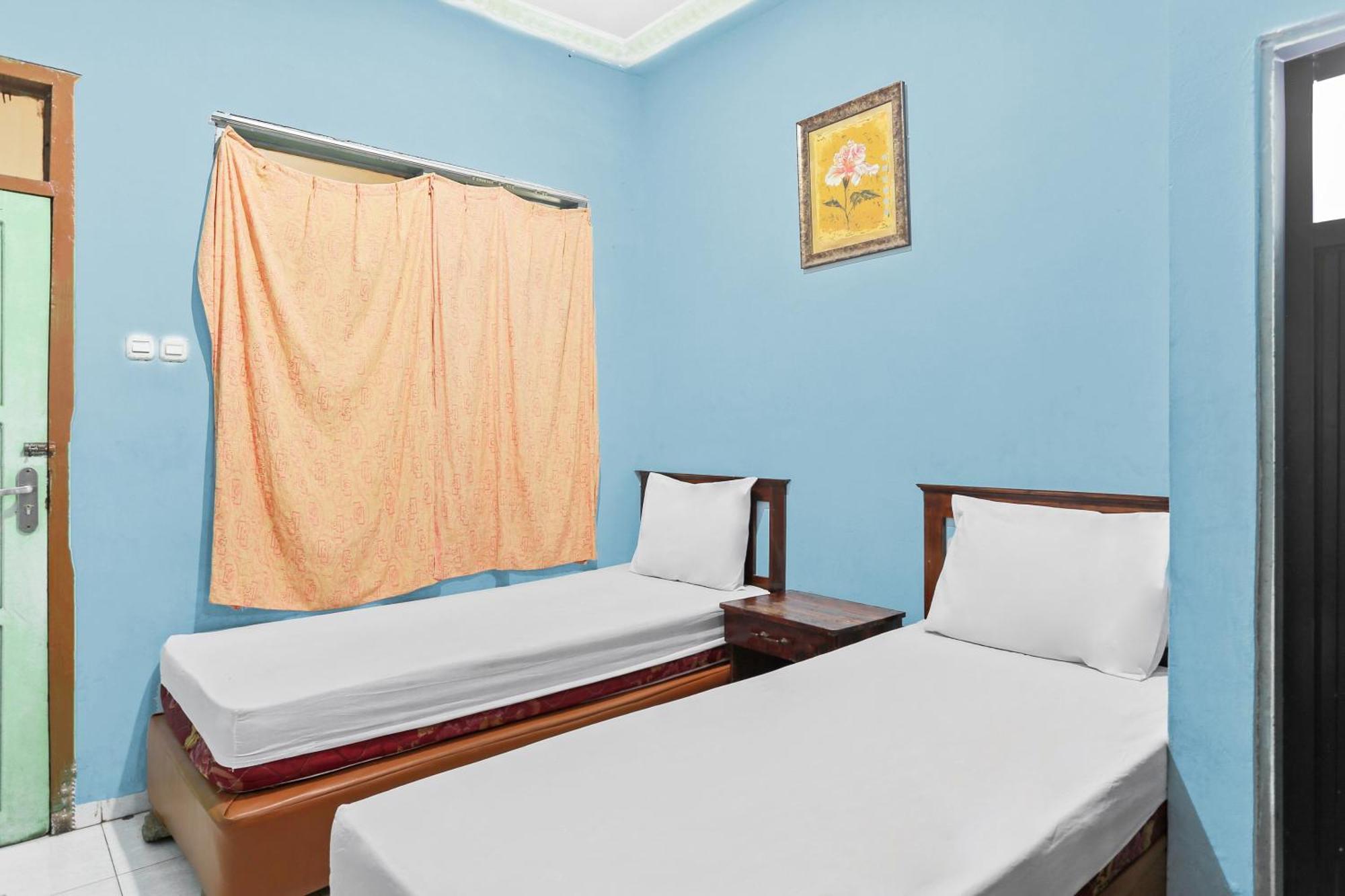 Oyo 93046 Hotel Fortuna Parepare ภายนอก รูปภาพ