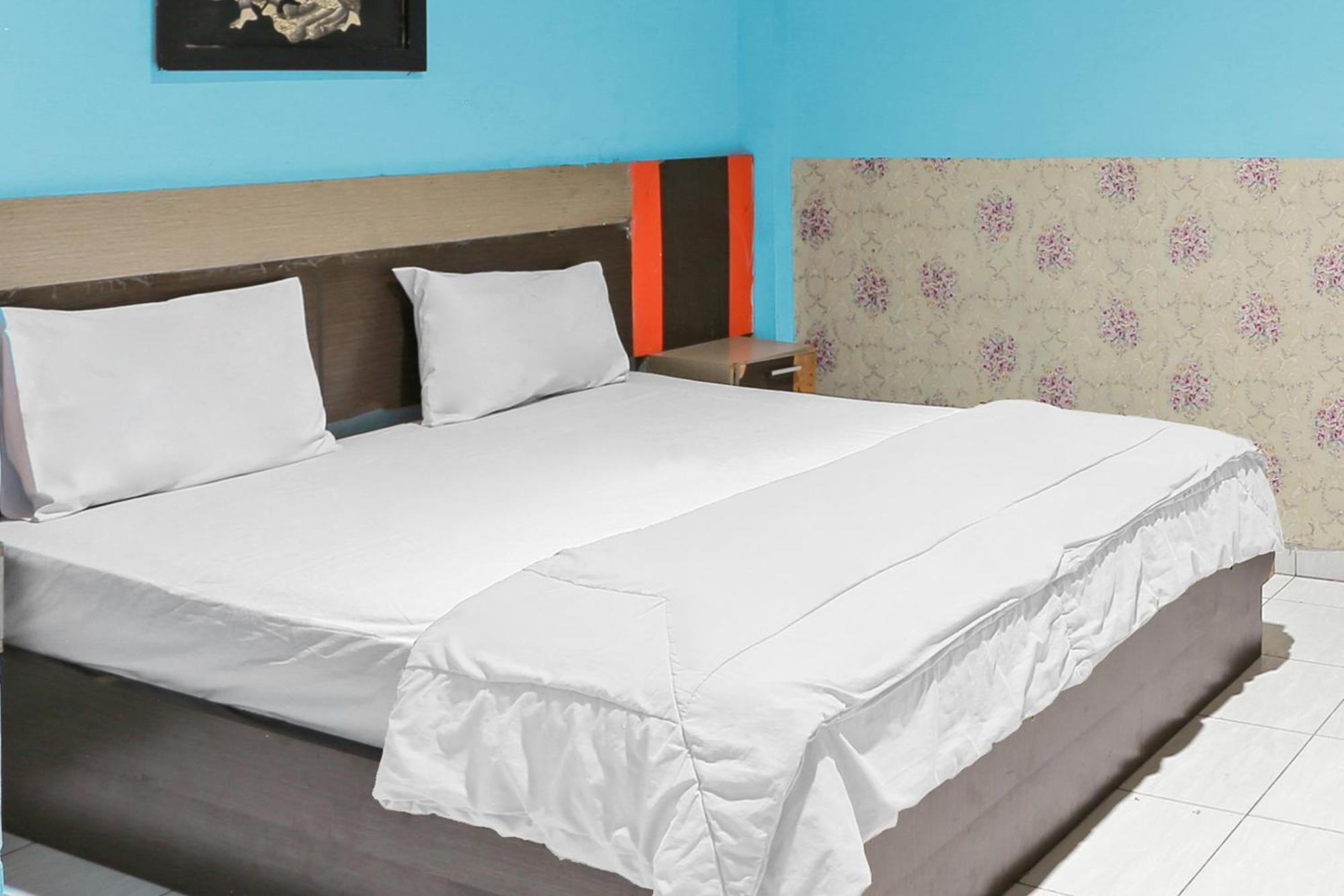 Oyo 93046 Hotel Fortuna Parepare ภายนอก รูปภาพ