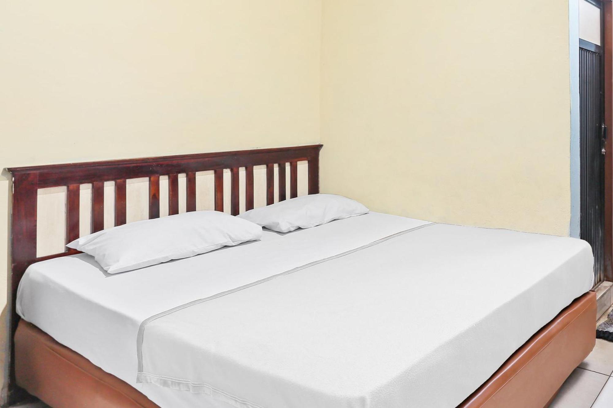Oyo 93046 Hotel Fortuna Parepare ภายนอก รูปภาพ