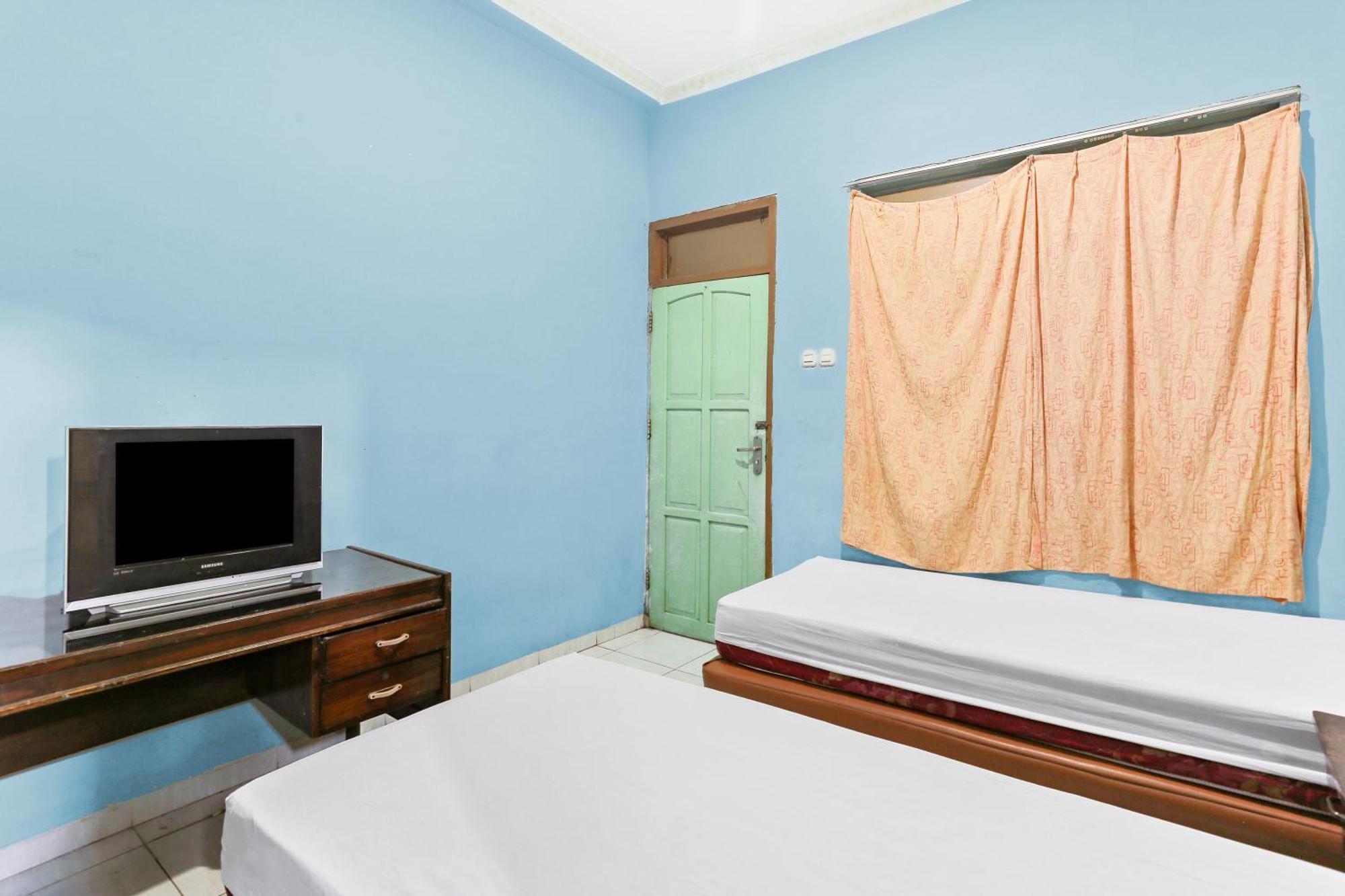 Oyo 93046 Hotel Fortuna Parepare ภายนอก รูปภาพ