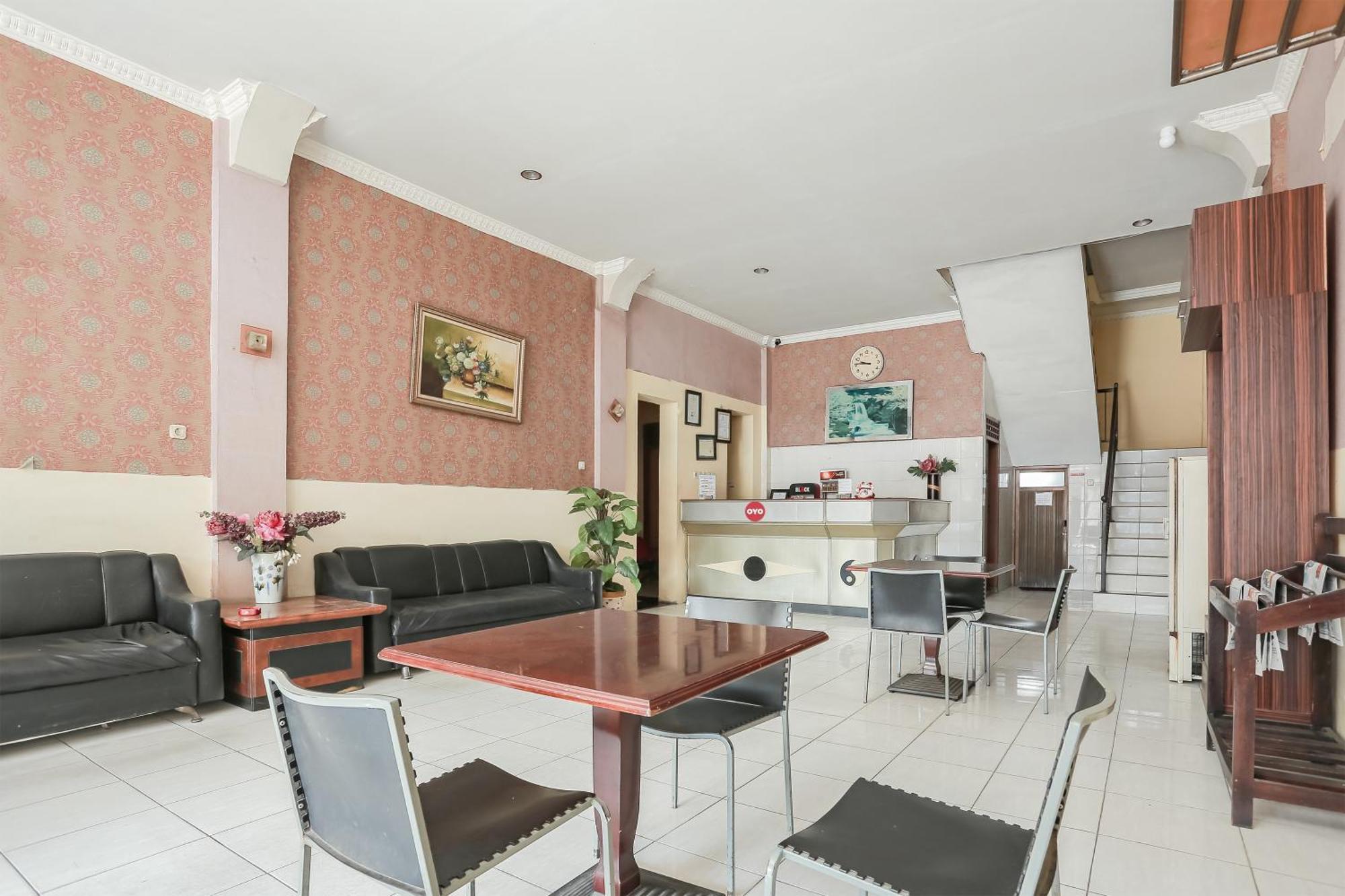 Oyo 93046 Hotel Fortuna Parepare ภายนอก รูปภาพ
