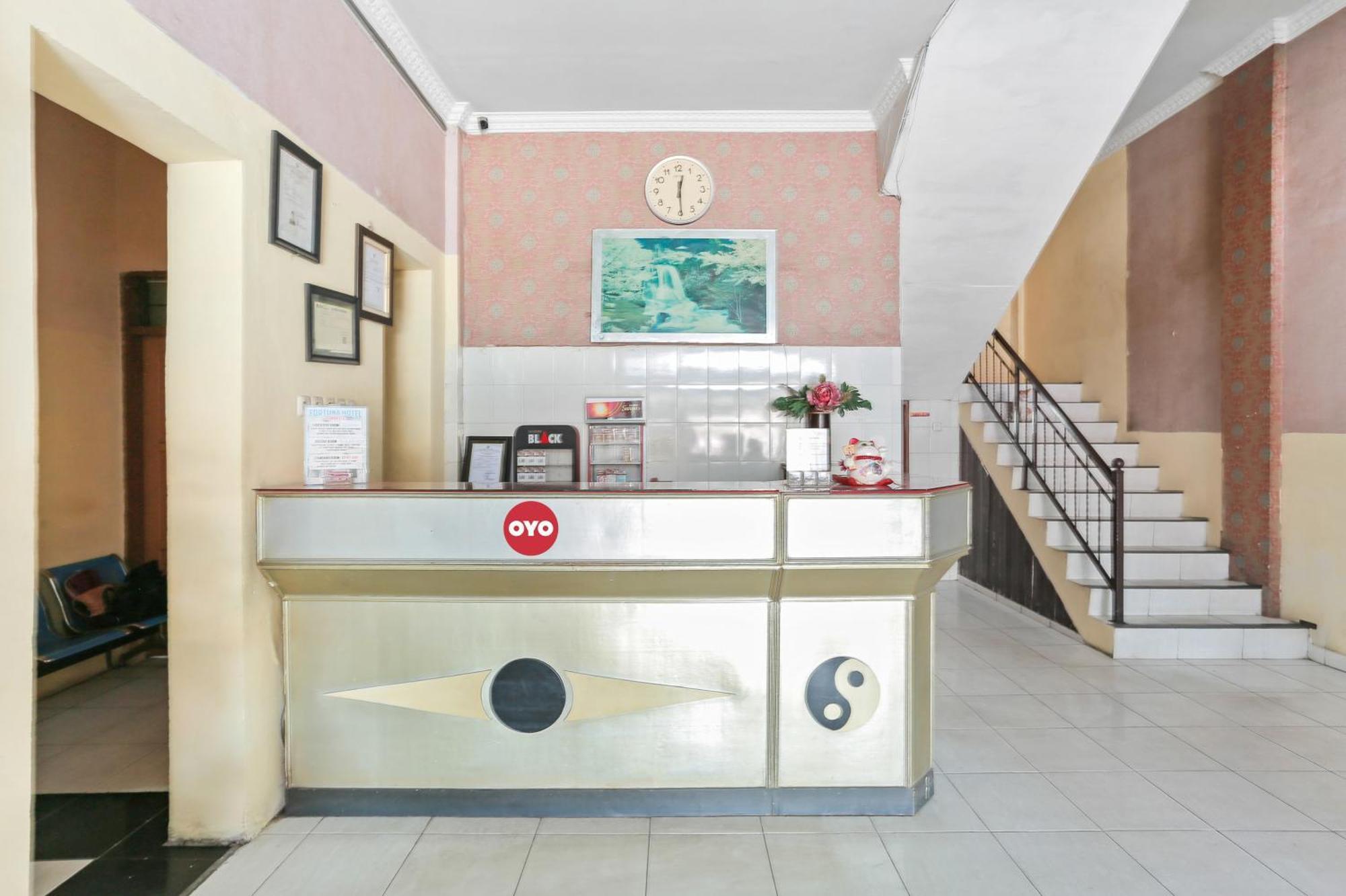 Oyo 93046 Hotel Fortuna Parepare ภายนอก รูปภาพ