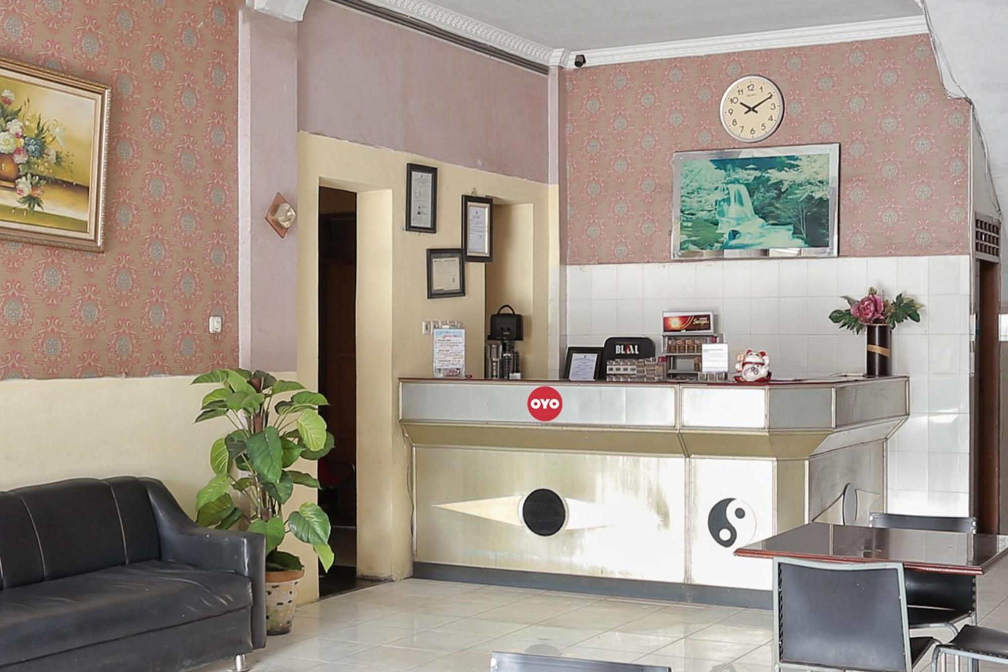 Oyo 93046 Hotel Fortuna Parepare ภายนอก รูปภาพ